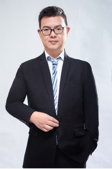 范玉林，总经理，四川大学，人力资源管理专业，中共党员，从事人力资源12年，熟悉擅长人力资源规划、招聘与配置、人力资源培训与开发、薪酬管理、绩效管理、劳动关系等，取得劳动关系协调师、高级人力资源管理师，中级薪酬绩效师，茶艺师，区域性管理劳务派遣、劳务外包项目。