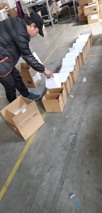 电子产品分拣现场